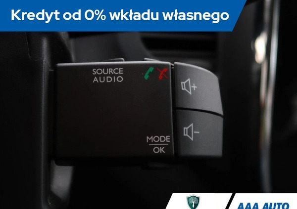 Renault Captur cena 52000 przebieg: 89120, rok produkcji 2017 z Września małe 301